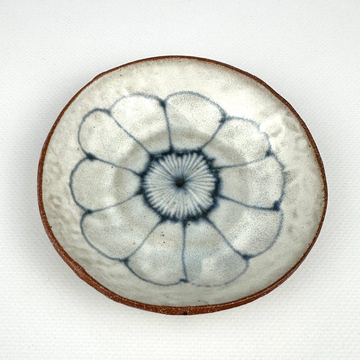 Small Round Plate, Large Flower