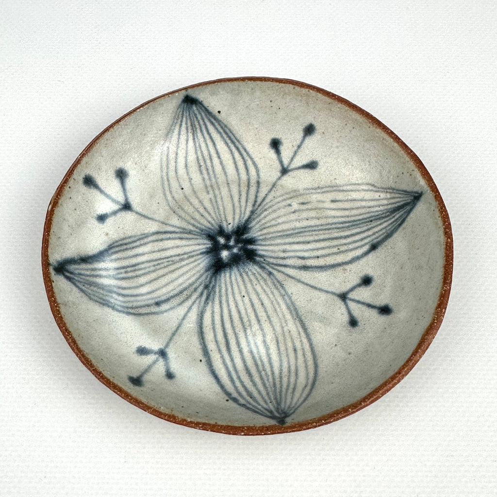 Small Round Plate, Striped Flower