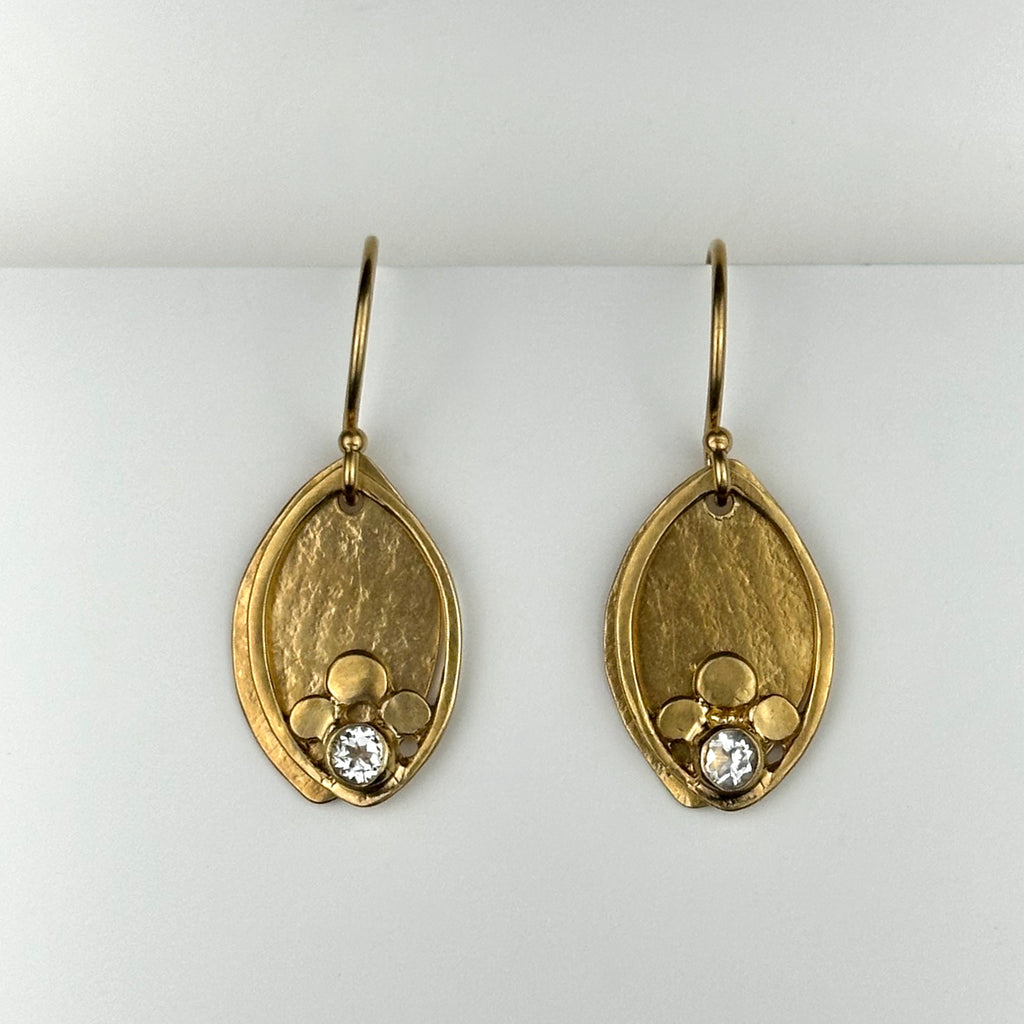 Bud Earrings With White Topaz