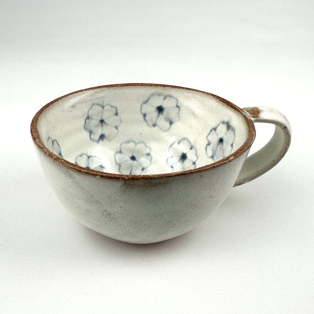 Cappuccino Cup, Scattered Flowers