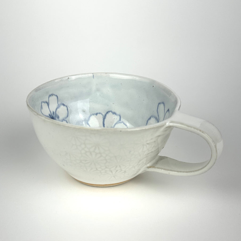 Cappuccino Cup With 6 Flowers