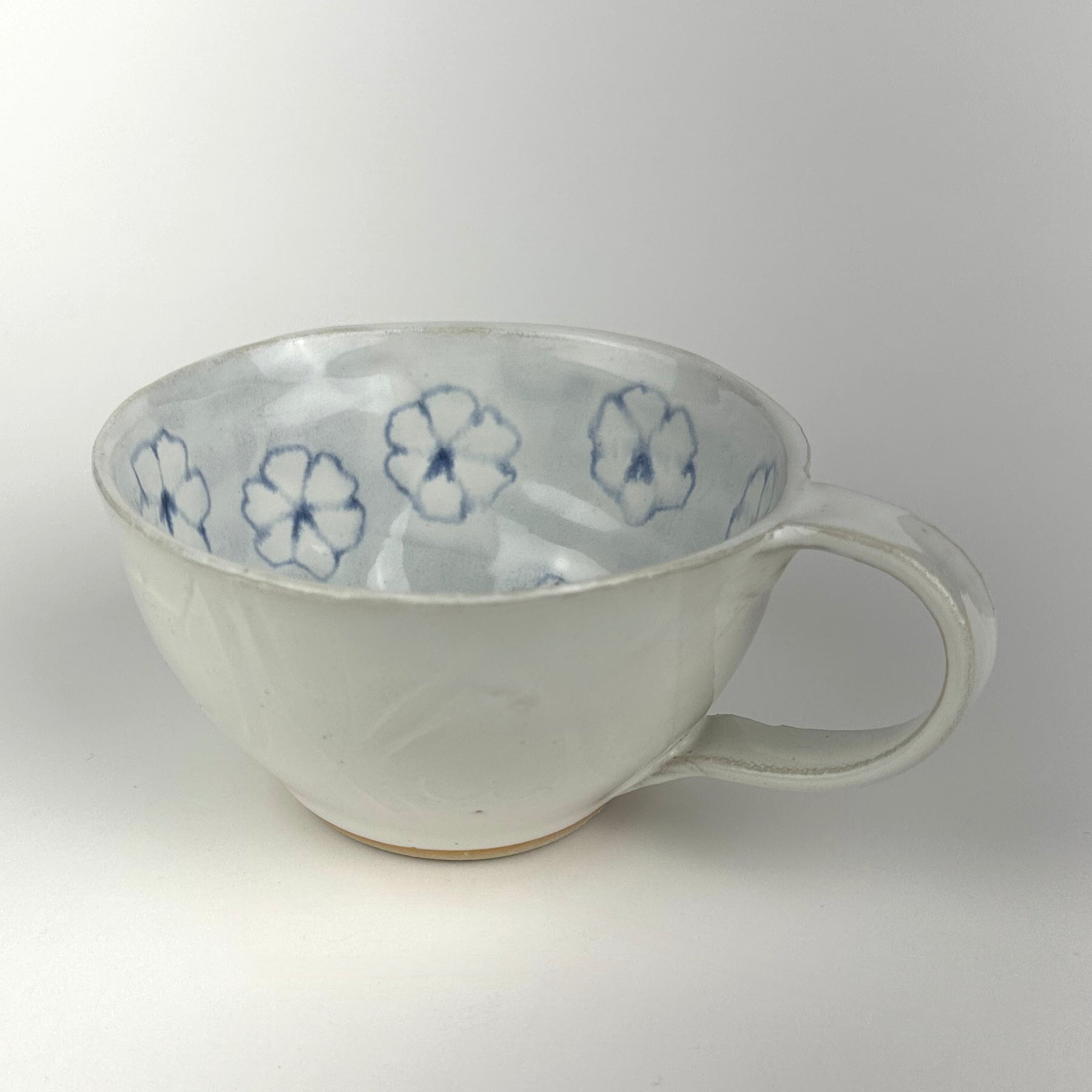 Cappuccino Cup with 15 Flowers