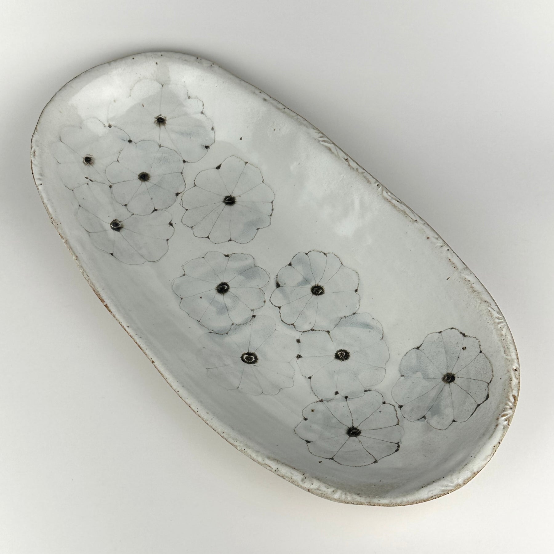 Large Shallow Oval Tray With 11 Flowers