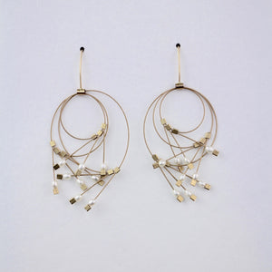 Vertigo Earrings Pearl/Gold